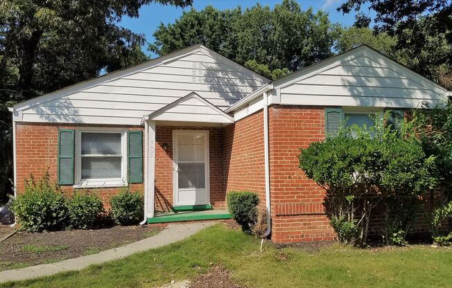 Brick rancher in close proximity to McGuire Veterans Hospital.