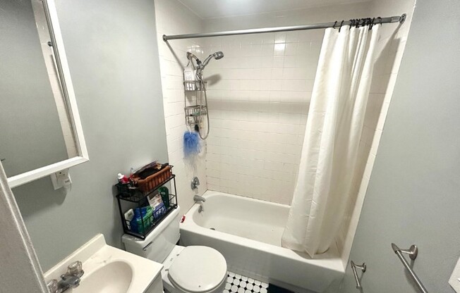 1 bed, 1 bath, 650 sqft, $2,200, Unit 2