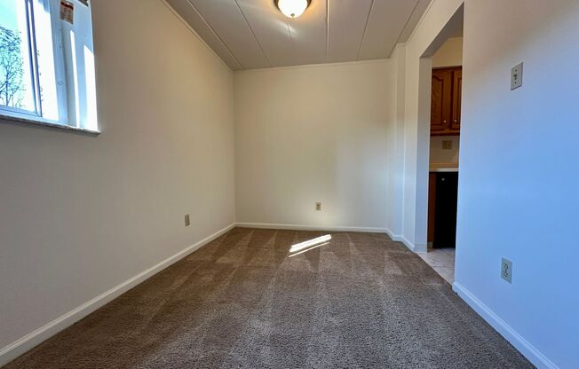 2 beds, 1 bath, $1,050, Unit B-19