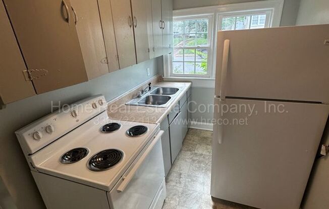 2 beds, 1 bath, $1,095