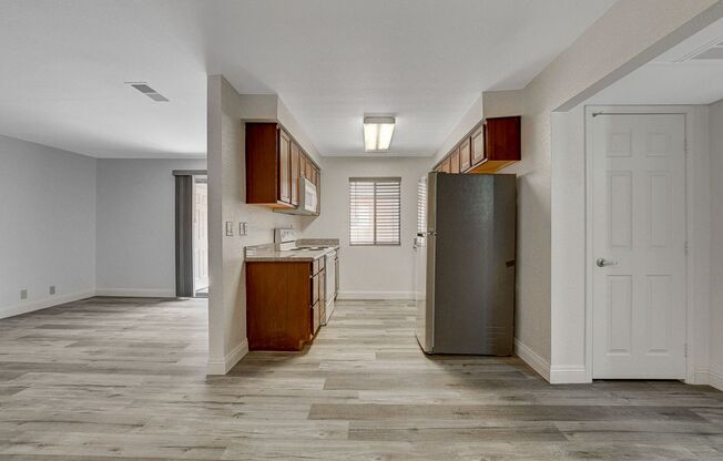 SINGLE BEDROOM CONDO IN GUARD GATED COMMUNITY!