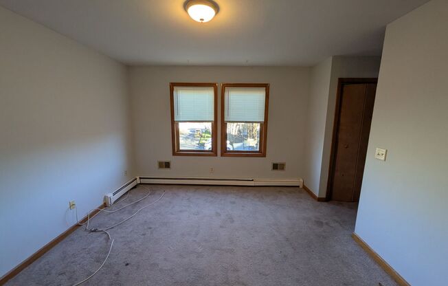 2 beds, 1.5 baths, 1,500 sqft, $2,000, Unit Townhouse - 998-16