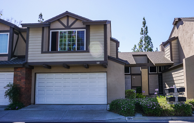 Wonderful 2 bedroom / 2.5 bath Home in Placentia