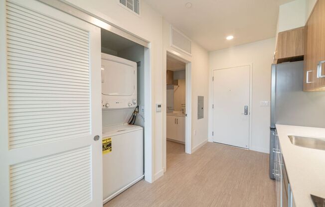 Studio, 1 bath, 470 sqft, $2,695