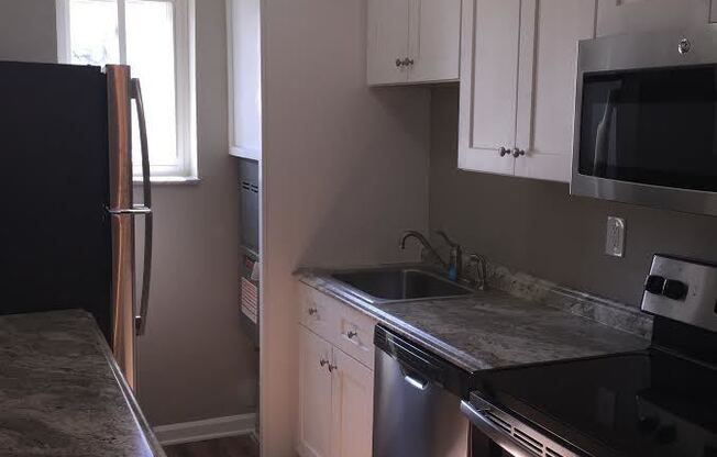 1 bed, 1 bath, 755 sqft, $895, Unit 3