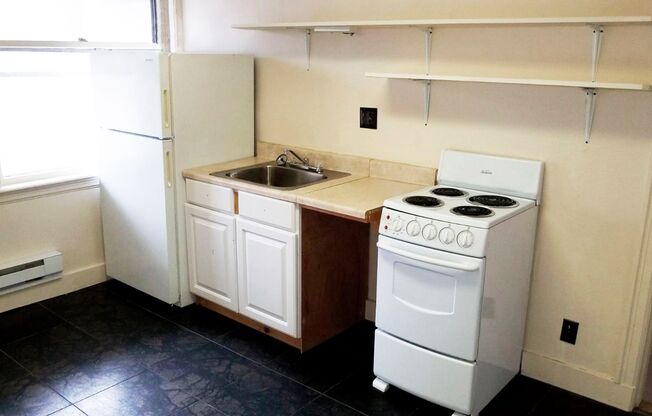 1 bed, 1 bath, $650, Unit 202