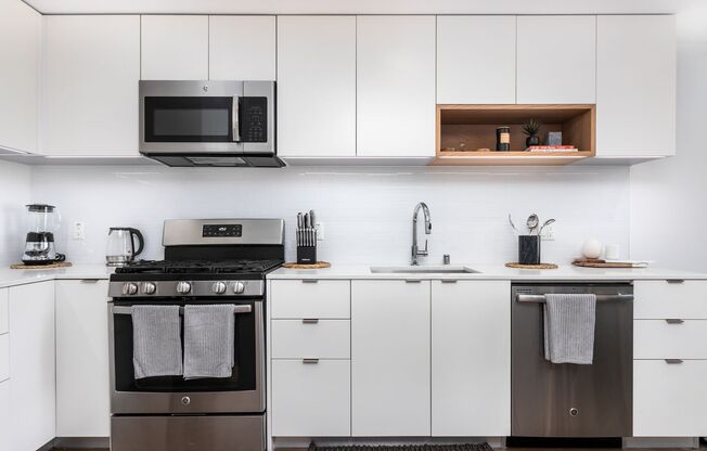 2 beds, 2 baths, 1,084 sqft, $5,150, Unit 610