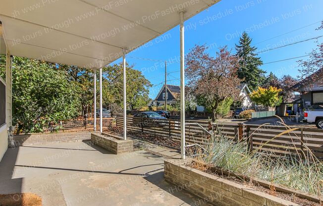 5527 SE 71st Ave Portland, OR 97206