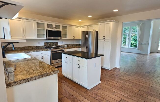 Bright and Stunning 2-Story Home with Daylight Basement – 3,000+ Sq Ft!