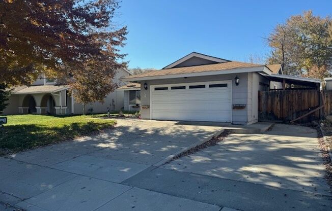 <b>Refreshed East Reno Three Bedroom Home<br><br>