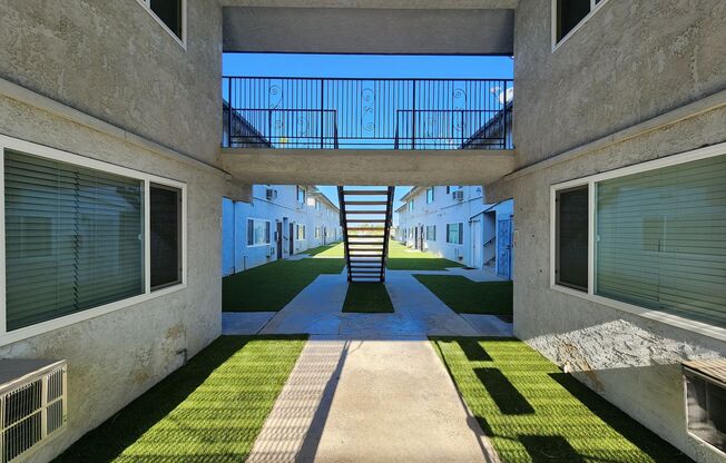 Idaho Street Apartments - Casa Granada Apartments