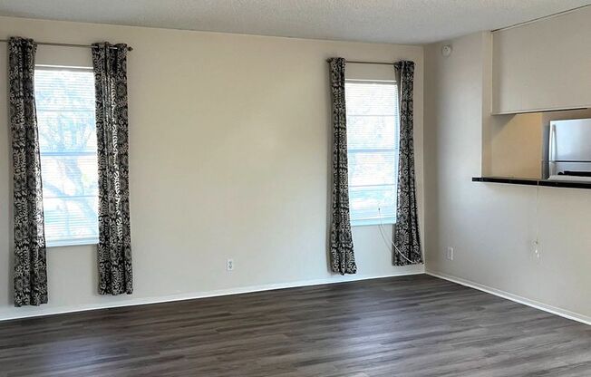 2 beds, 1 bath, 900 sqft, $1,000, Unit Ledgestone 16808