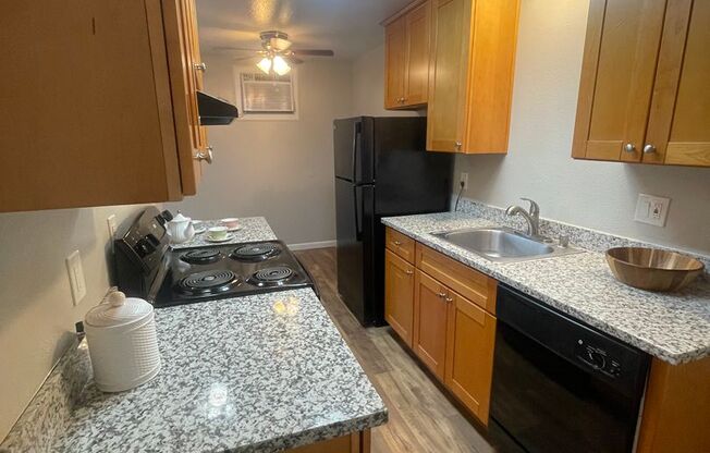 1 bed, 1 bath, 575 sqft, $1,350, Unit 59