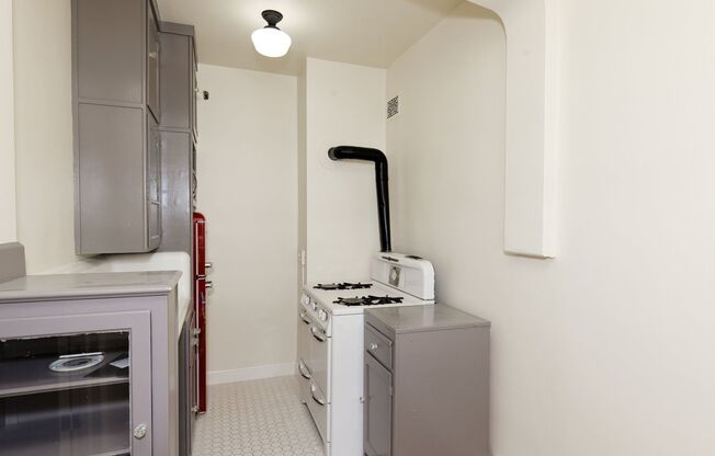 Studio, 1 bath, 250 sqft, $2,195, Unit 02