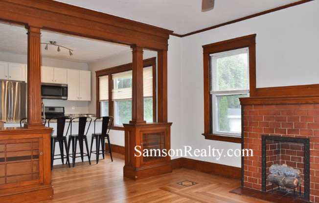 1012 NARRAGANSETT BLVD