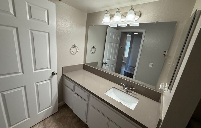2 beds, 2 baths, $2,475, Unit 19