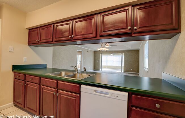 2 beds, 2 baths, $1,500