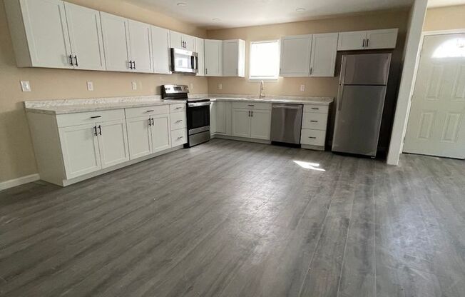 Newly Renovated 2 Bedroom House in McMinnville!