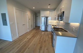 Studio, 1 bath, 545 sqft, $3,200, Unit 402