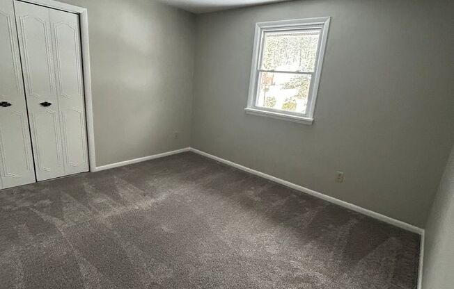 2 beds, 1 bath, 850 sqft, $1,040, Unit 2-H