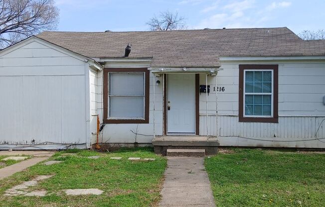 3 Bedrooms 1 Bathroom Near Clarendon & Westmoreland