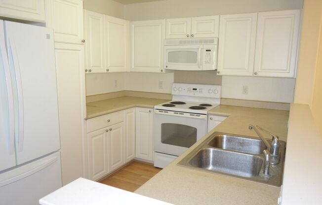 Wonderful 3 BD/2.5 BA Townhouse in Ewa Beach!!!