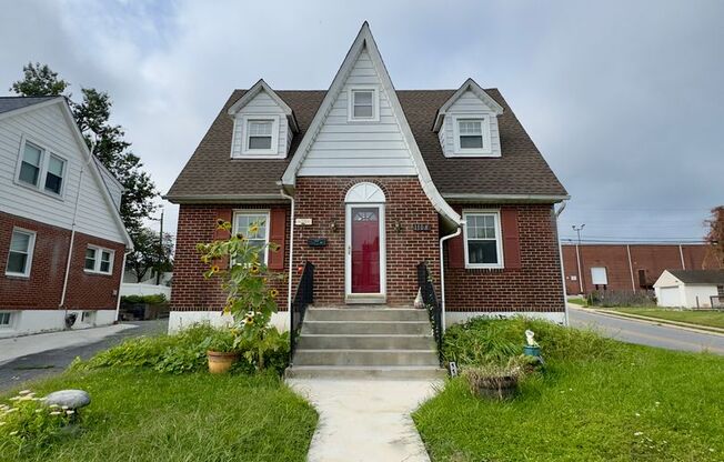 Get 1/2 off 1 month rent! Charming 4BD/2BA Home in Arbutus, MD!