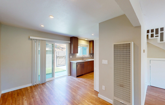1441 CASA BUENA DR