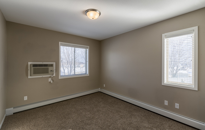 3 beds, 2 baths, 1,301 sqft, $1,665, Unit 102