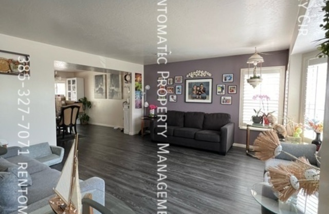 1231 E TIERNEY CIR