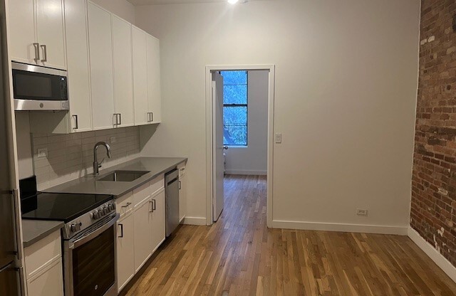 1 bed, 1 bath, $4,443, Unit 4