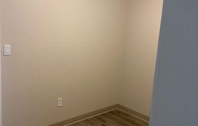 2 beds, 1 bath, 790 sqft, $2,500, Unit B101