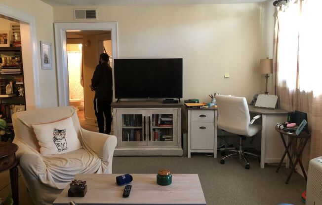312 Stanton Way Apartment A