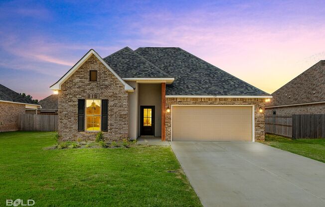 Check Out this 3 bed 2 bath in Canes Landing!