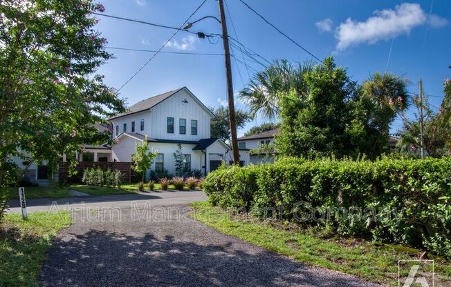 1128 LATTA LN
