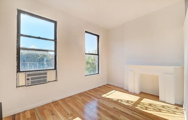 7 CARMINE ST