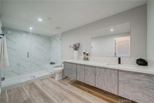 3 beds, 3 baths, 1,300 sqft, $3,499, Unit 301