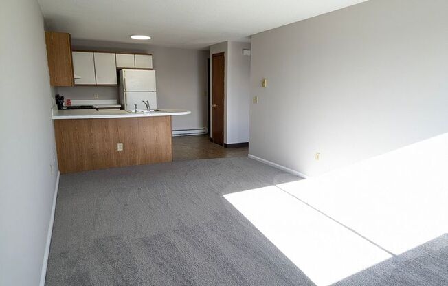 1 bed, 1 bath, 606 sqft, $1,050, Unit 04