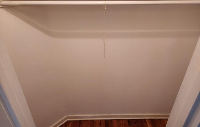 2 beds, 1 bath, 897 sqft, $2,205, Unit G-10