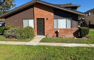 Fully Renovated 2 bedroom 1 Bath Condo Water/Trash/Sewer Included!!!