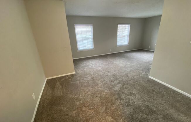 2 beds, 1 bath, 1,000 sqft, $1,365, Unit 11