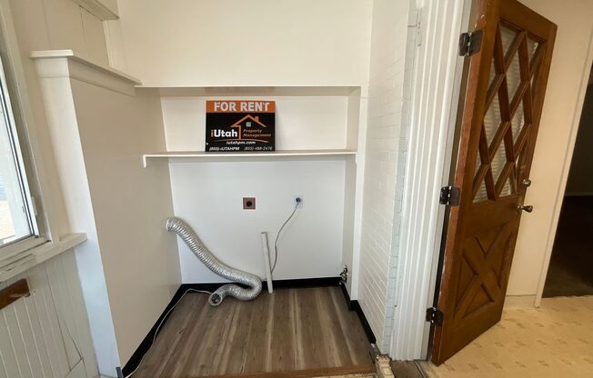 2 beds, 1 bath, $1,600