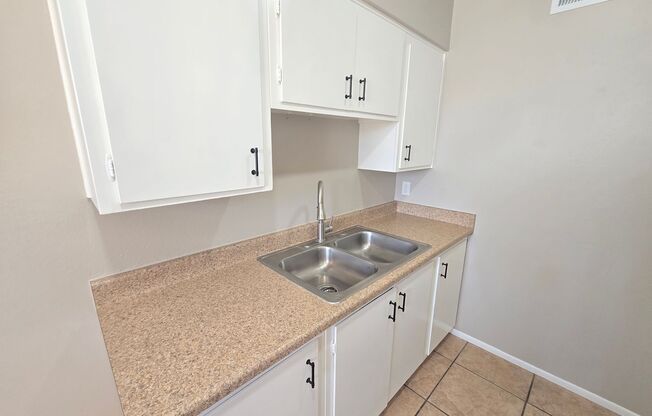 Great Location! Remodeled 1 bed 1 bath