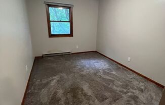 2 beds, 1 bath, $850, Unit 13