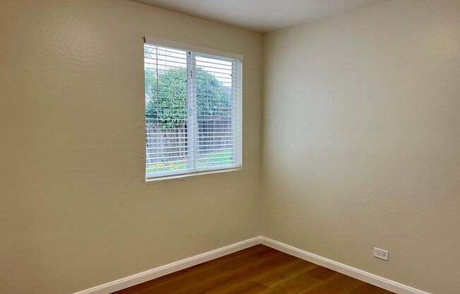 2 beds, 1 bath, $2,975