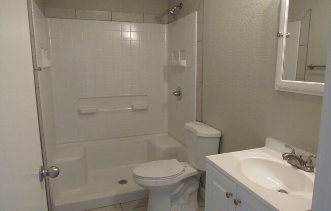 3 beds, 2 baths, $1,650