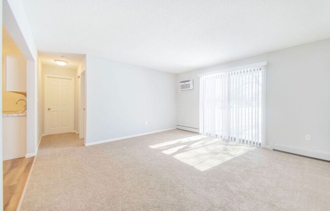 1 bed, 1 bath, 700 sqft, $1,240, Unit 116