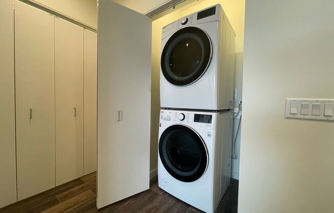 3 beds, 2 baths, 1,159 sqft, $4,550, Unit 209