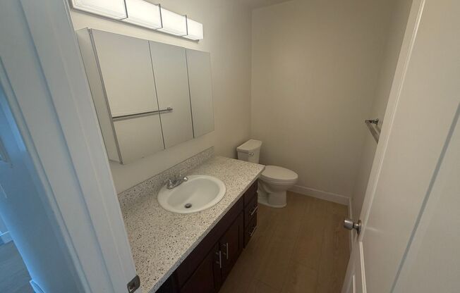 2 beds, 1.5 baths, 840 sqft, $2,975, Unit 240 # 20