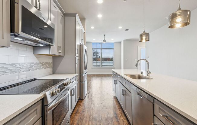 Stunning 3-story townhouse located in the desirable area of Vintage Place
